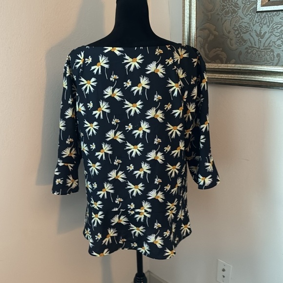 Banana Republic‎ East Care Flutter Sleeves Floral Top / Blouse pull over Sz L - Picture 5 of 8